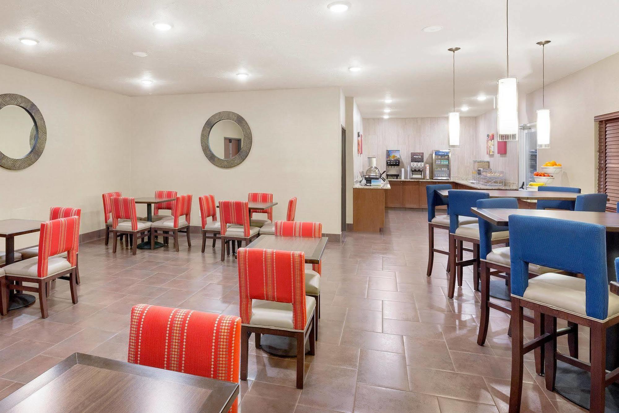 Comfort Suites Γιακίμα Εξωτερικό φωτογραφία